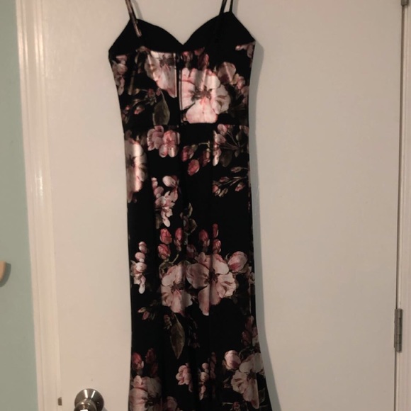 Dress - Picture 3 of 3